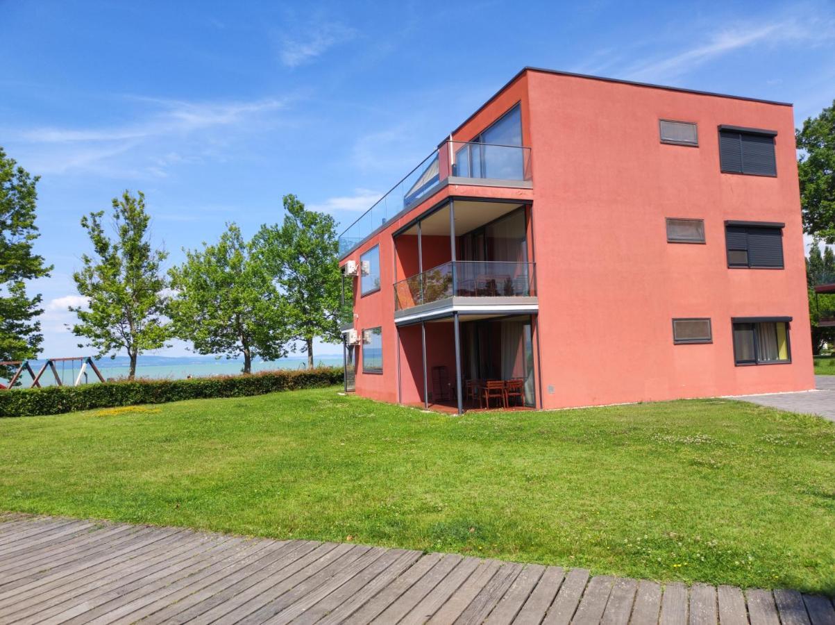 Soleil Apartmanok Balatonlelle Exterior photo